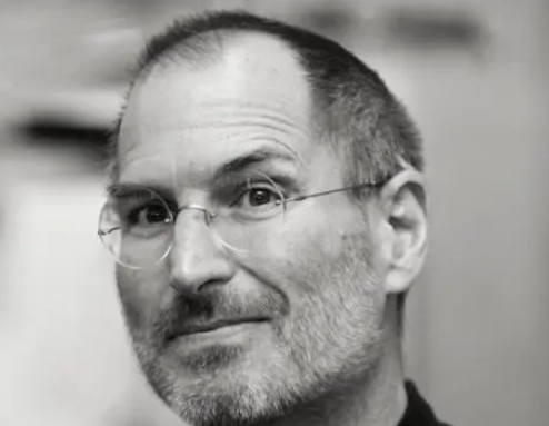 蘋果CEO庫(kù)克緬懷喬布斯 究竟是怎么回事？