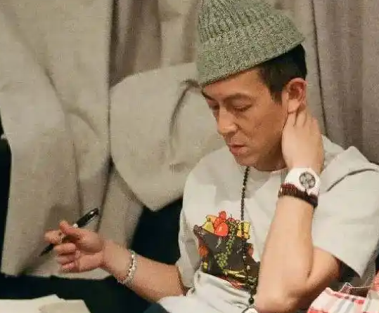 陳冠希經(jīng)紀(jì)人回應(yīng)飛機(jī)爭執(zhí) 背后真相實(shí)在讓人驚愕