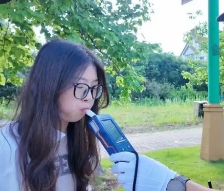 吃2顆荔枝后測(cè)出“酒駕” 交警回應(yīng) 背后真相實(shí)在讓人驚愕