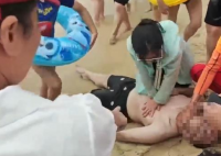 男子海邊溺水 女孩挺身而出挽救生命 究竟是怎么回事？