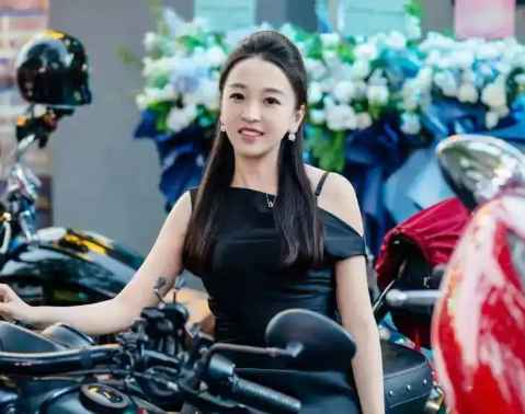 保時(shí)捷女銷冠又成銷冠:半年賣近百臺 究竟是怎么回事？