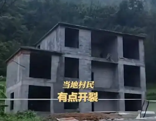 5層樓因暴雨垮塌 房主在外掙裝修錢 實在太悲劇了