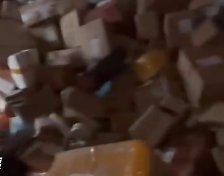 獨居老人網(wǎng)購花費200萬睡在快遞上 事件始末2025最新消息