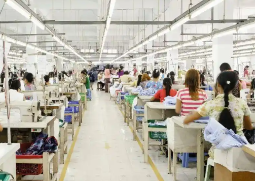 穿完就扔 不到百元的女裝真的值嗎 這也太無語了