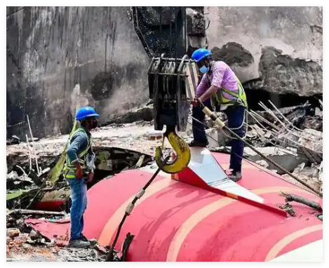 印度墜機(jī)調(diào)查重點(diǎn)轉(zhuǎn)向操作失誤 內(nèi)幕實(shí)在讓人驚個(gè)呆