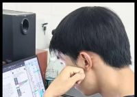 大三本科生回應(yīng)逆天學(xué)術(shù)履歷 這也太讓人意外了