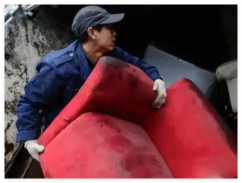 上海市民尷尬:扔舊的比買新的還難 事件始末2025最新消息