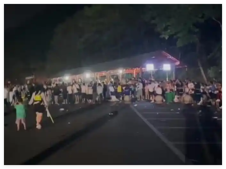 貴州一漂流景區(qū)大量游客滯留至半夜 原因竟是這樣太崩潰了