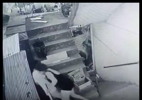 秘魯女子吵架沖向男友力道過(guò)大墜亡 究竟是怎么回事？