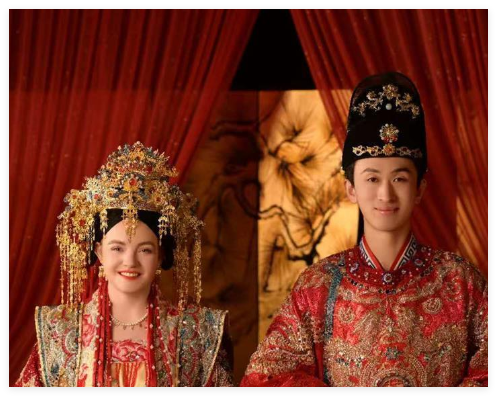 小伙送外賣結(jié)識(shí)美籍幼師5個(gè)月閃婚 內(nèi)幕曝光簡(jiǎn)直太意外了